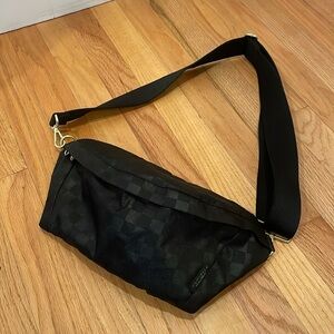 Canvelle, Fanny pack, black on black checker